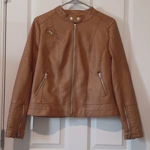 GOLD JACKET SIZE MEDIUM PETITE